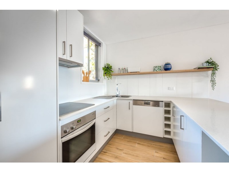 1/14 Orvieto Avenue, Mermaid Waters QLD 4218