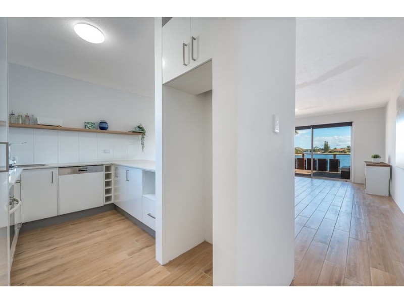 1/14 Orvieto Avenue, Mermaid Waters QLD 4218