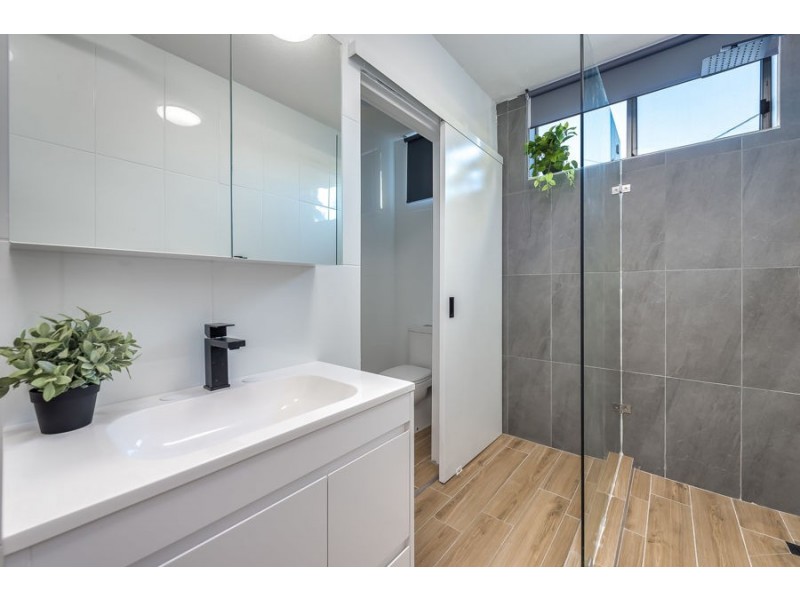 1/14 Orvieto Avenue, Mermaid Waters QLD 4218