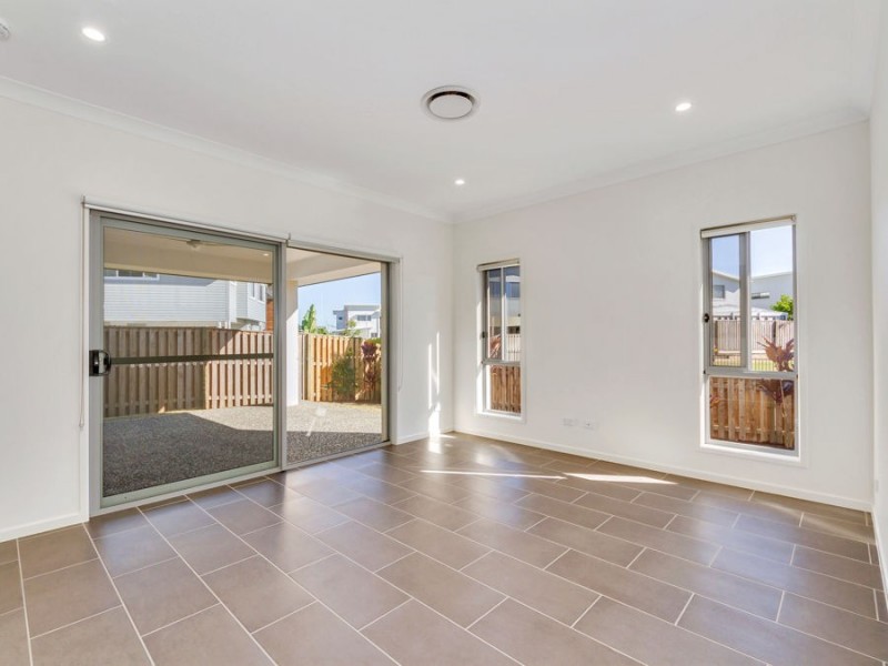 21 Finch Parade, Rochedale QLD 4123