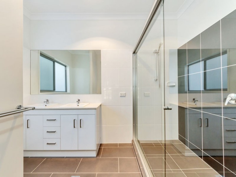 21 Finch Parade, Rochedale QLD 4123