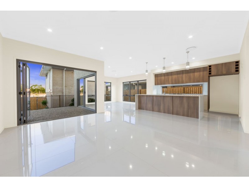 15 Brooking Rise, Ripley QLD 4306