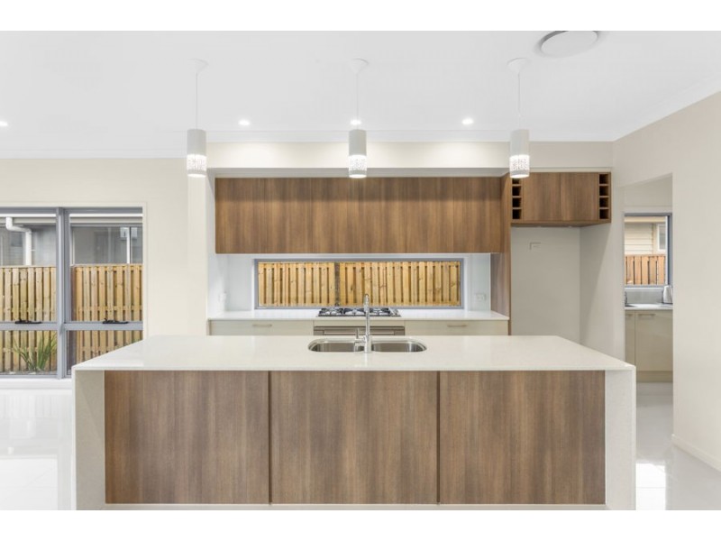 15 Brooking Rise, Ripley QLD 4306