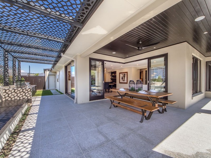 18 Houston Street, Spring Mountain QLD 4124