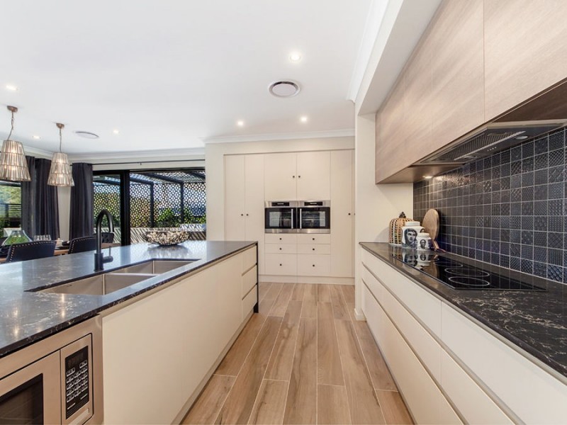 18 Houston Street, Spring Mountain QLD 4124