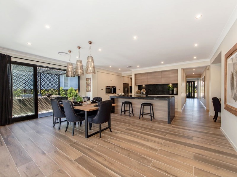 18 Houston Street, Spring Mountain QLD 4124