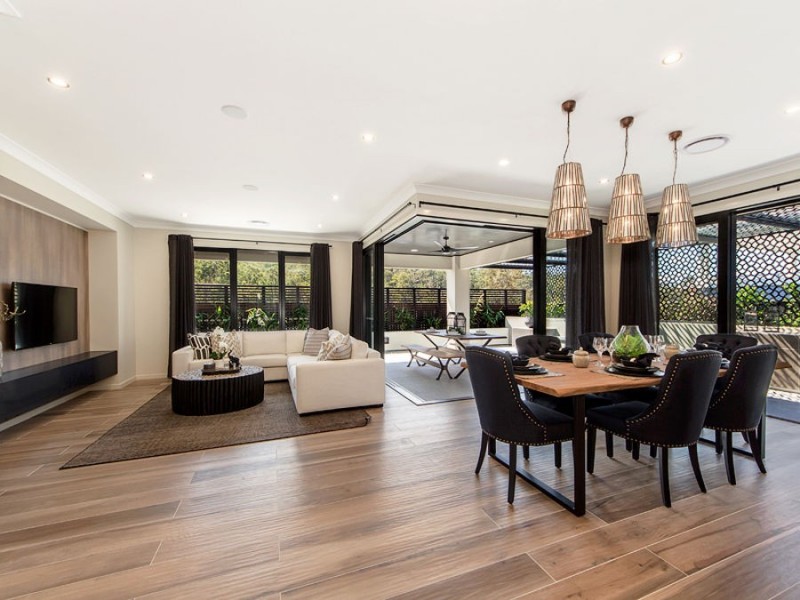 18 Houston Street, Spring Mountain QLD 4124