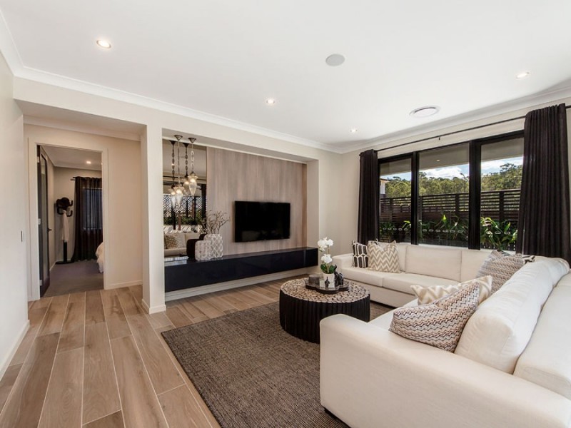 18 Houston Street, Spring Mountain QLD 4124