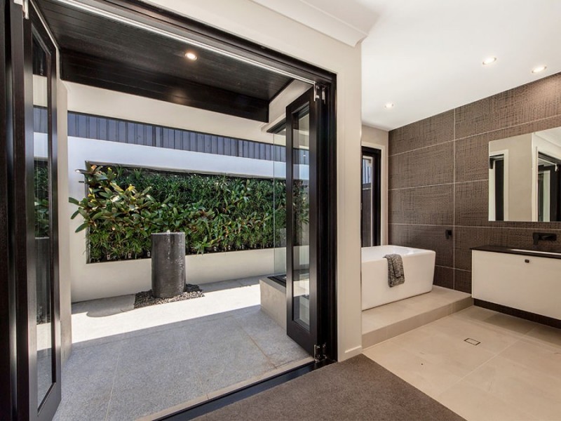 18 Houston Street, Spring Mountain QLD 4124