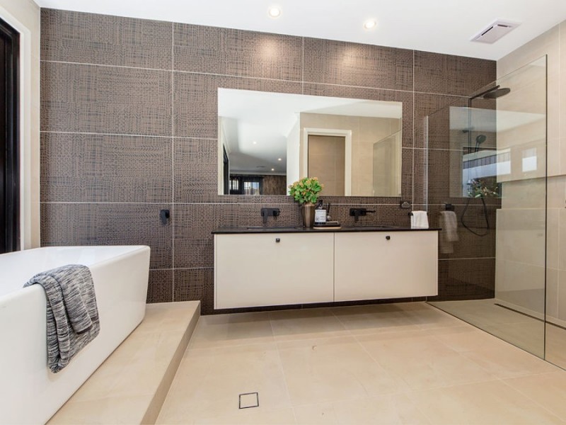 18 Houston Street, Spring Mountain QLD 4124