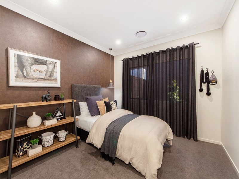 18 Houston Street, Spring Mountain QLD 4124