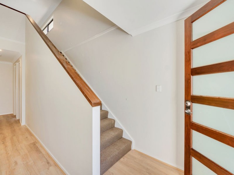 8 SKYLINE STREET, Heathwood QLD 4110