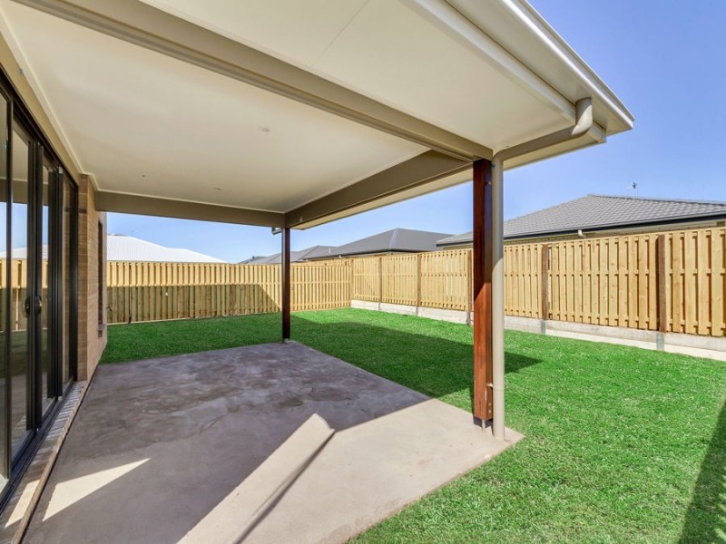 8 SKYLINE STREET, Heathwood QLD 4110