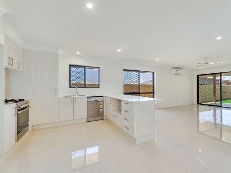 126 Waterside Esplanade, Caboolture South QLD 4510