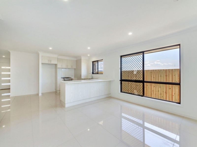 126 Waterside Esplanade, Caboolture South QLD 4510