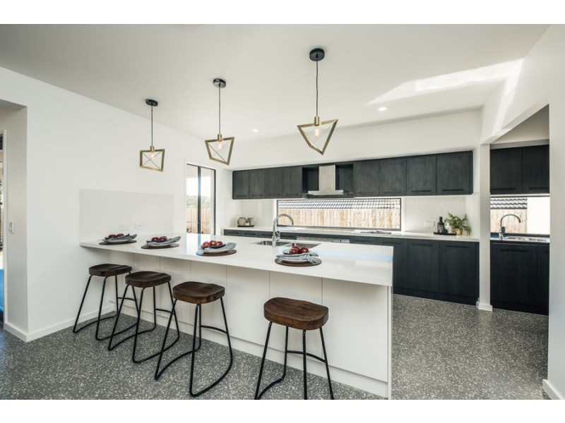 10 Miami Street, Spring Mountain QLD 4124