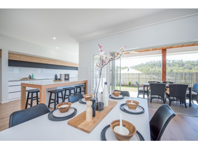 12 Miami Street, Spring Mountain QLD 4124