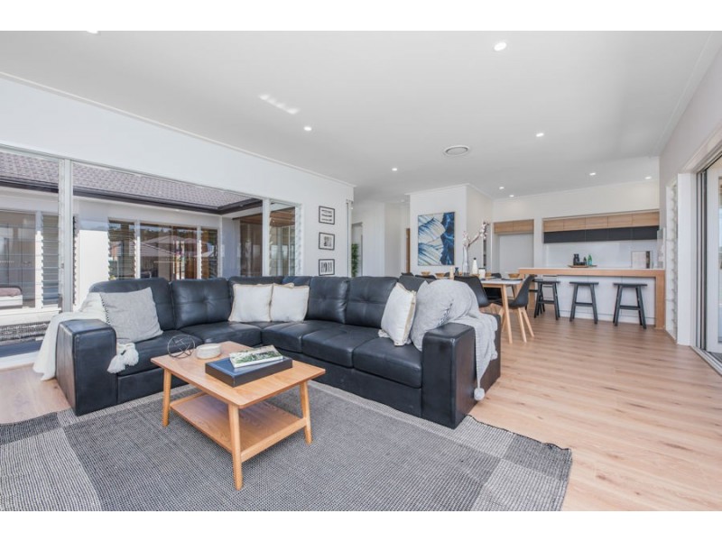 12 Miami Street, Spring Mountain QLD 4124