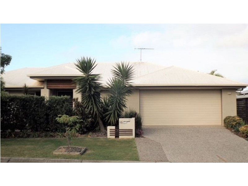 15 Birdwing Cres, Kallangur QLD 4503