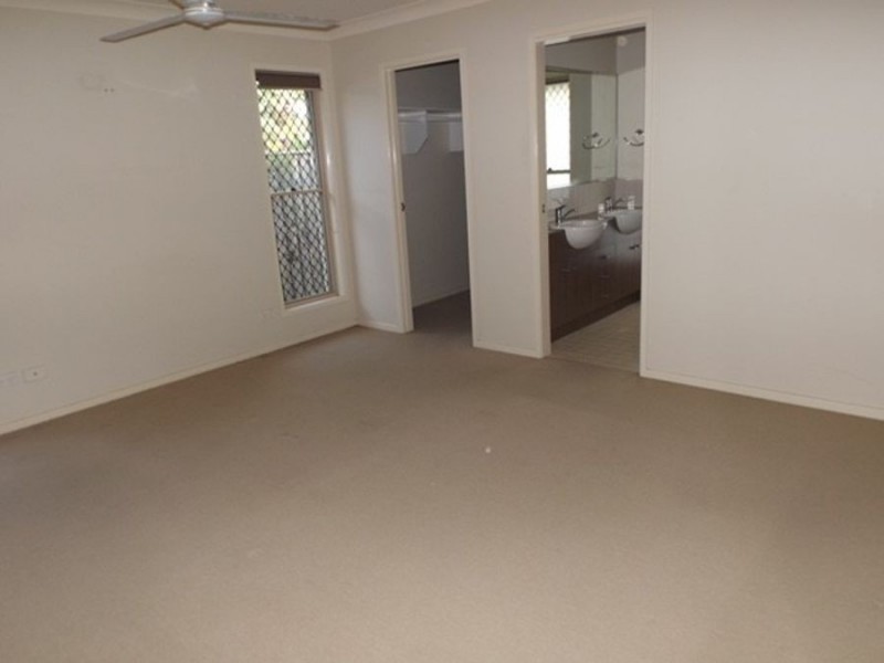 15 Birdwing Cres, Kallangur QLD 4503