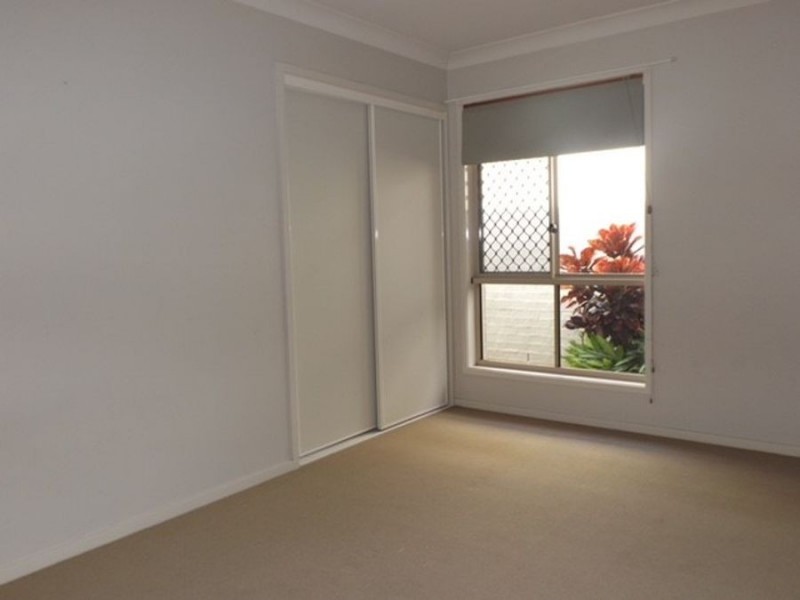 15 Birdwing Cres, Kallangur QLD 4503