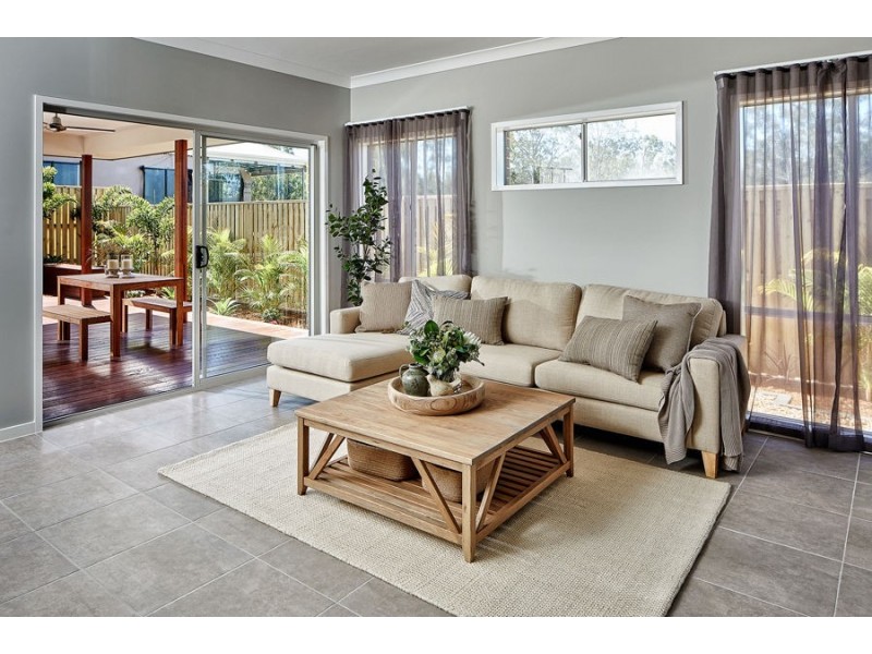 9 Trailblazer Drive, Flagstone QLD 4280