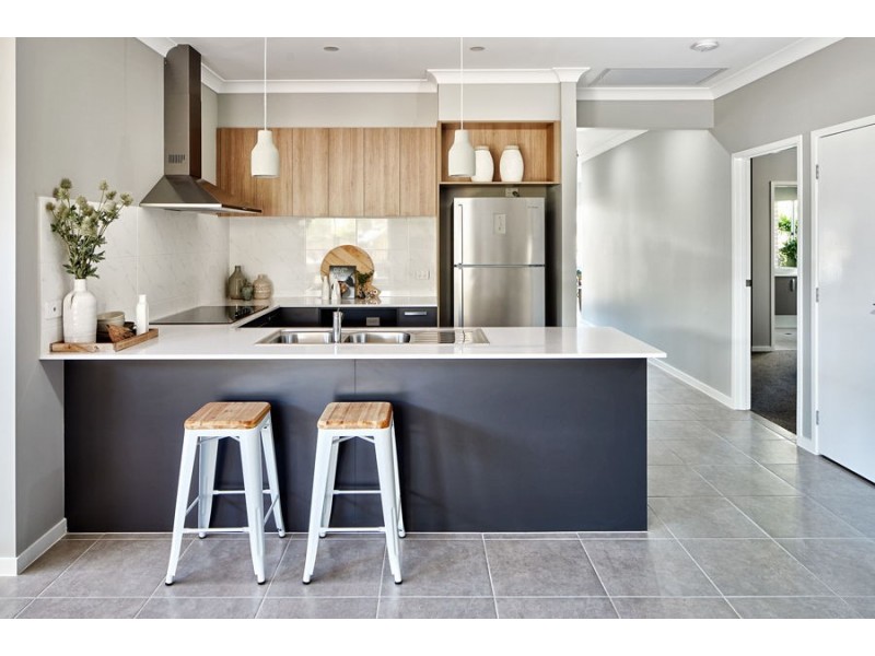 9 Trailblazer Drive, Flagstone QLD 4280