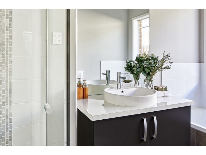 9 Trailblazer Drive, Flagstone QLD 4280