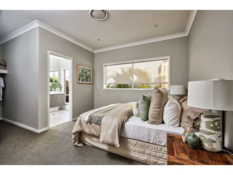 9 Trailblazer Drive, Flagstone QLD 4280