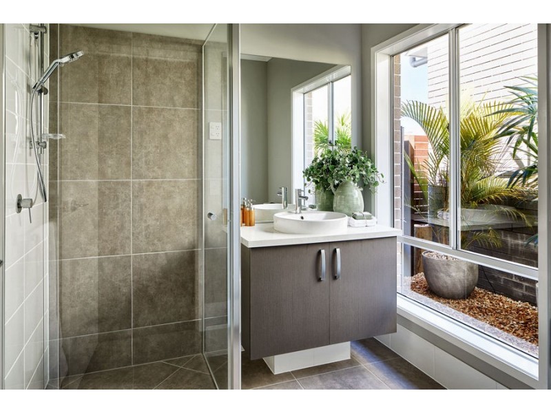 9 Trailblazer Drive, Flagstone QLD 4280