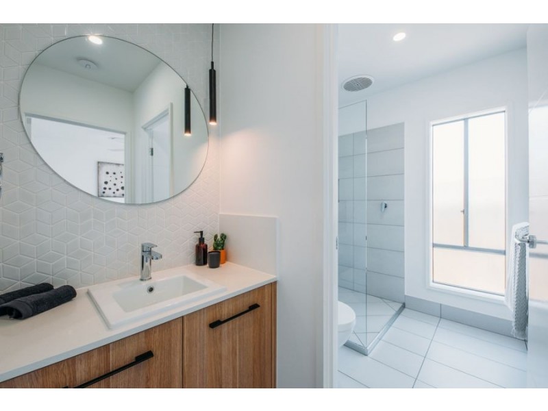 10 Miami Street,, Spring Mountain QLD 4124