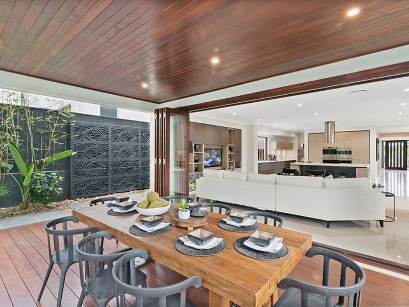 8 Turnberry Way, Brookwater QLD 4300