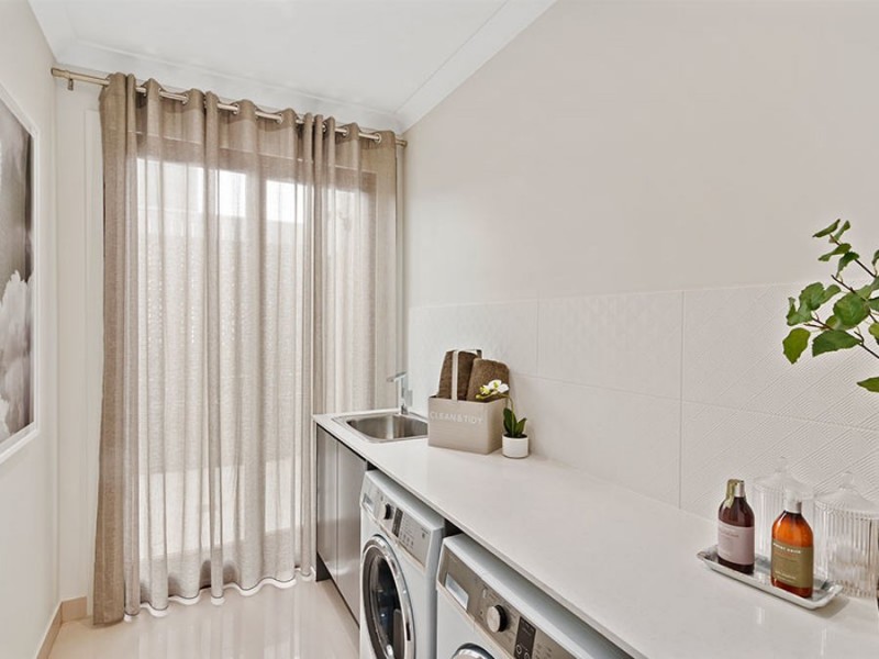 8 Turnberry Way, Brookwater QLD 4300