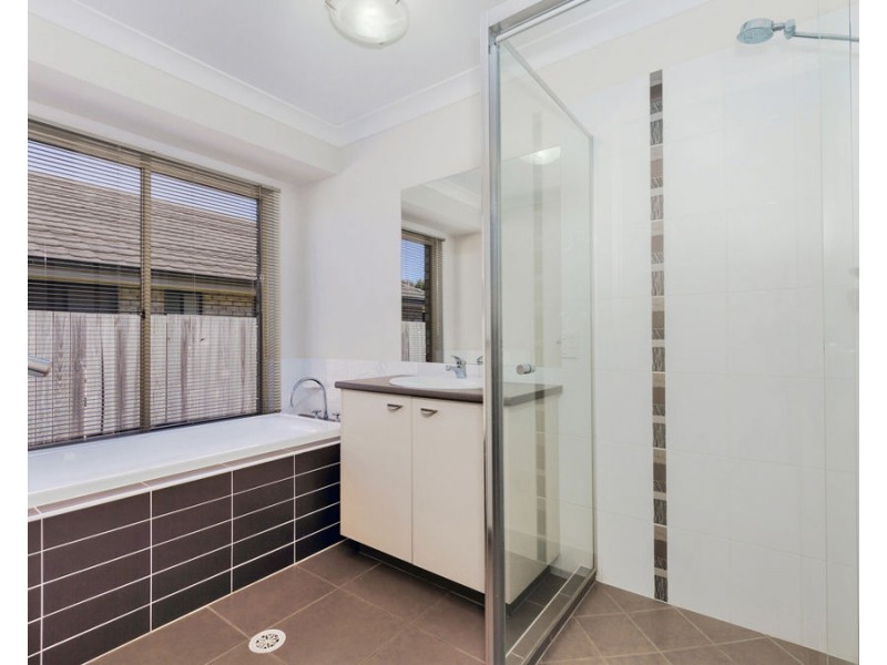12 CANAIPA COURT, Rothwell QLD 4022