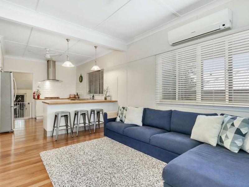 16 Wyllie Street, Petrie QLD 4502