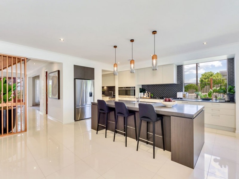 2 Executive Way, Bridgeman Downs QLD 4035