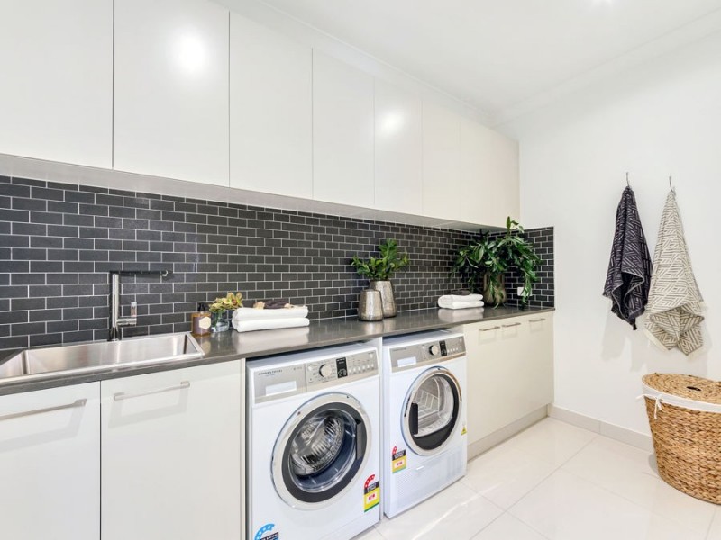 2 Executive Way, Bridgeman Downs QLD 4035
