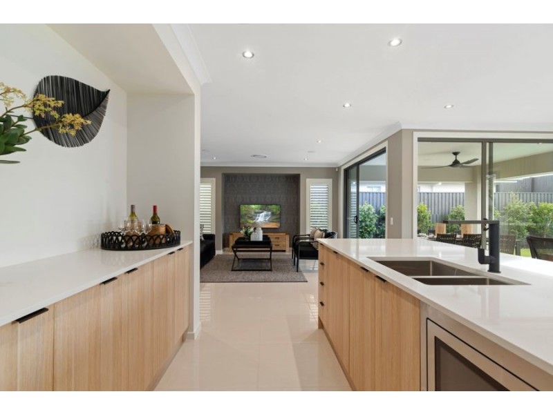 3 OLIVE AVENUE, Greenbank QLD 4124