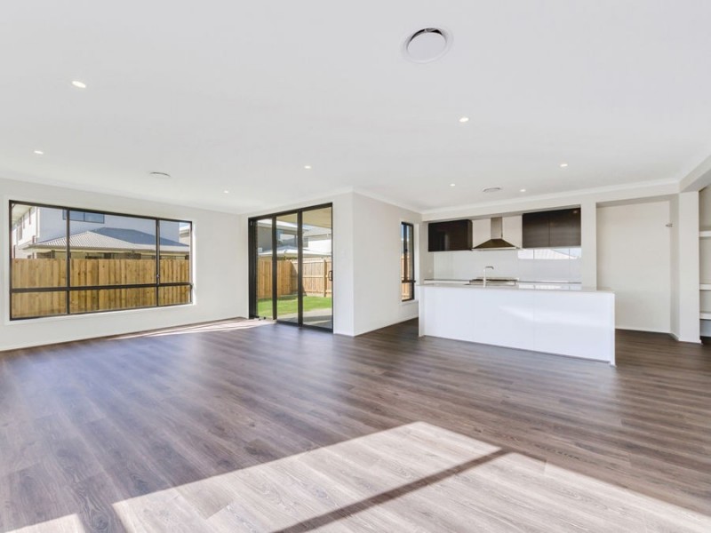 19 MAJESTIC CRESCENT, Hemmant QLD 4174