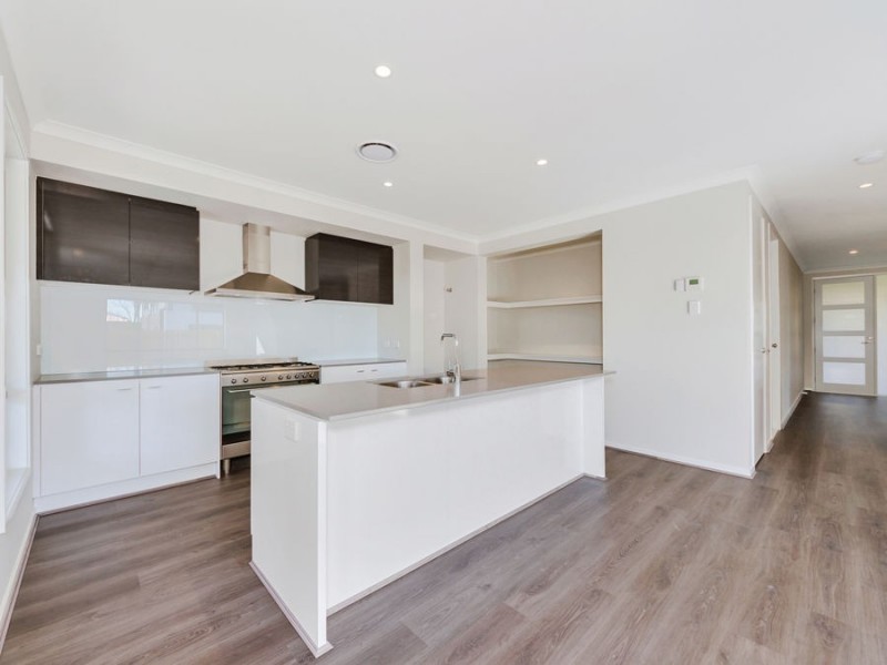 19 MAJESTIC CRESCENT, Hemmant QLD 4174