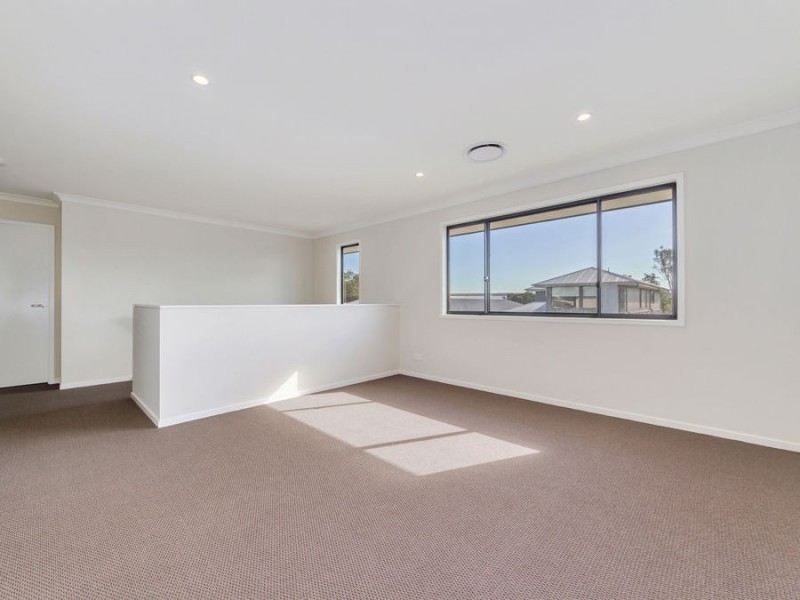 19 MAJESTIC CRESCENT, Hemmant QLD 4174