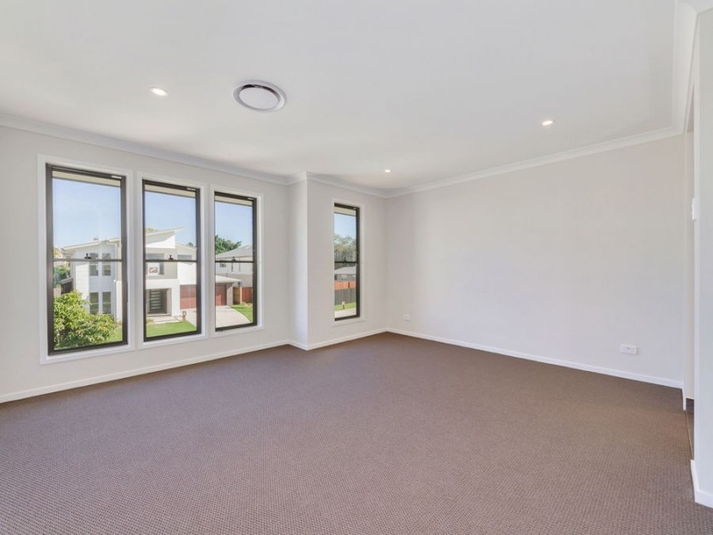 19 MAJESTIC CRESCENT, Hemmant QLD 4174