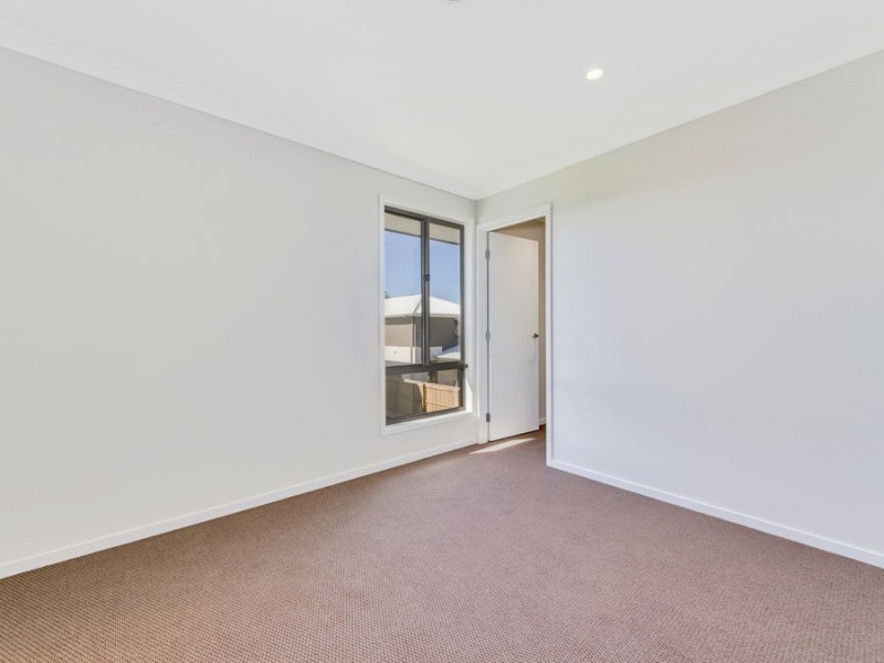 19 MAJESTIC CRESCENT, Hemmant QLD 4174