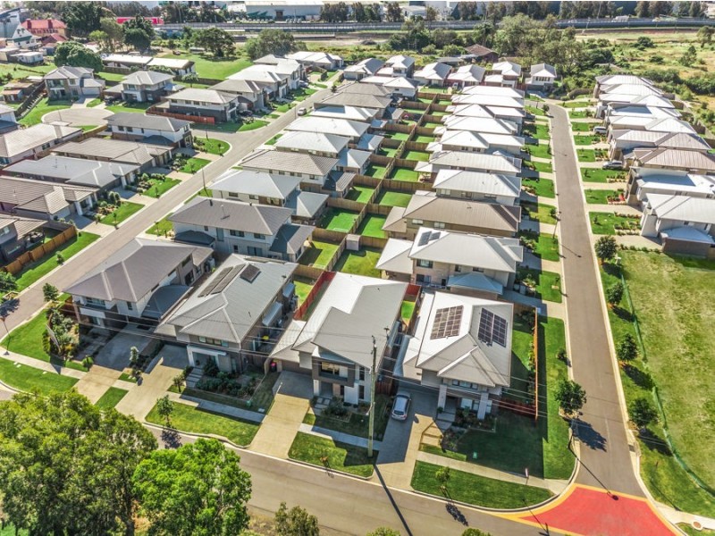 19 MAJESTIC CRESCENT, Hemmant QLD 4174