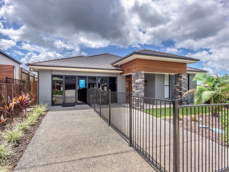 117 Sovereign Drive, Deebing Heights QLD 4306
