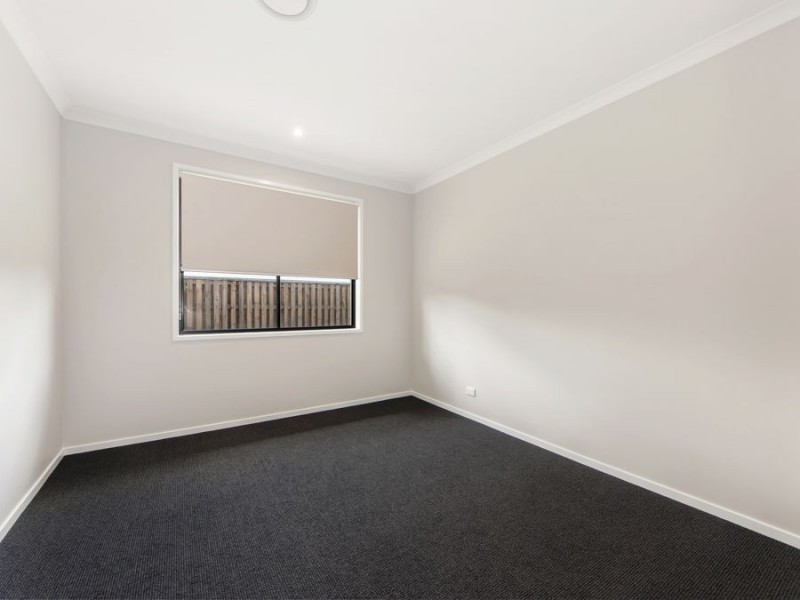 117 Sovereign Drive, Deebing Heights QLD 4306