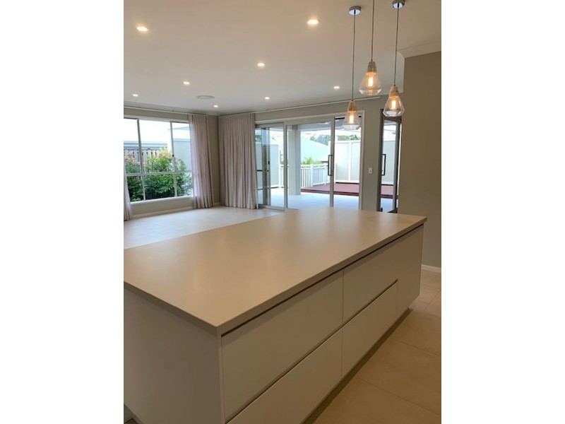 13 Bonello Circuit, Flagstone QLD 4280