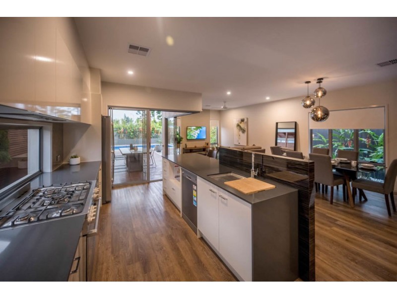 61 Attenborough Circuit, North Lakes QLD 4509