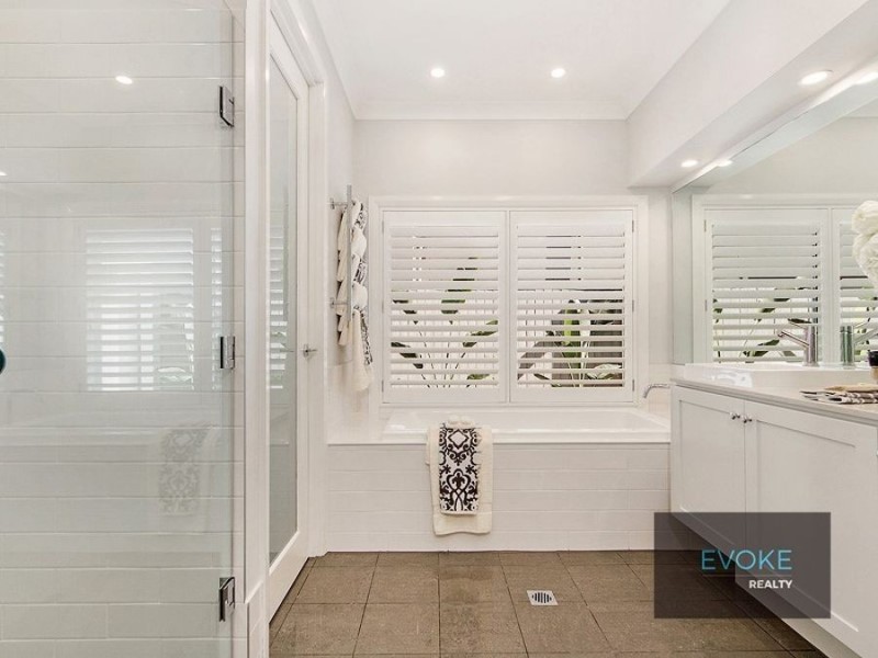 36 Spinnaker Boulevard, Newport QLD 4020