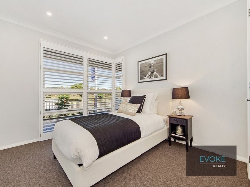 36 Spinnaker Boulevard, Newport QLD 4020